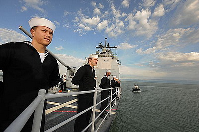 Новый Регион: В Черном море появился крейсер США. Возможен заход в Севастополь